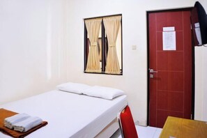 Room - Urbanview @ Nalaya Homestay Mataram (East Cakranegara)