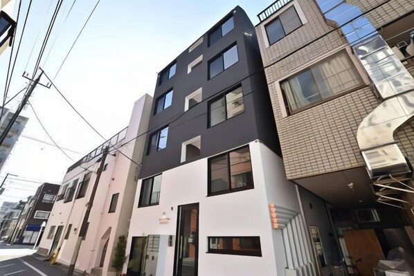 Unclassified image, 1 of 9, button - Horizon Blue Asakusa (Tokyo)