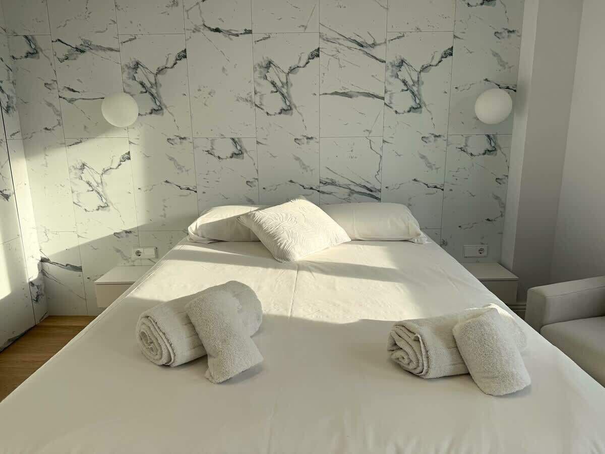 1 chambre, fer et planche à repasser, lit parapluie, Wi-Fi gratuit