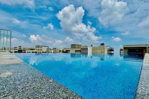 Outdoor pool - Nilai Youth City Residence C-25-15 (Nilai)