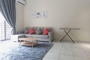 Room - Nilai Youth City Residence C-25-15 (Nilai)