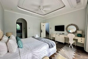 Unclassified image, 5 of 23, button - West Phu Quoc 4BR beachfront villa with private pool (Phu Quoc Island)