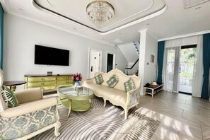Unclassified image, 4 of 23, button - West Phu Quoc 4BR beachfront villa with private pool (Phu Quoc Island)