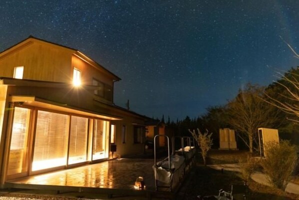 المنشأة من الخارج