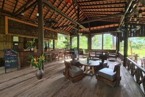Unclassified image, 2 of 13, button - Villa Romduol (Kampot)