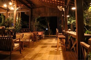Unclassified image, 5 of 13, button - Villa Romduol (Kampot)