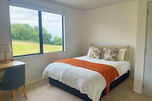 Room - 5 Bed Panoramic Sea & Town View (Oamaru)