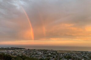 Miscellaneous - 5 Bed Panoramic Sea & Town View (Oamaru)