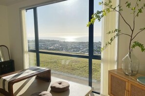 Room - 5 Bed Panoramic Sea & Town View (Oamaru)