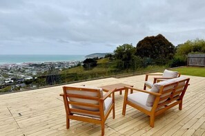 Room - 5 Bed Panoramic Sea & Town View (Oamaru)