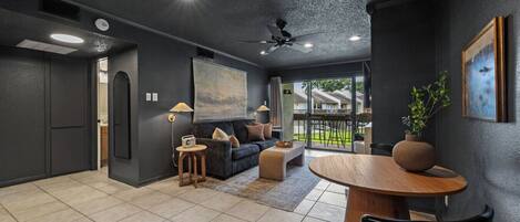 المنشأة من الداخل