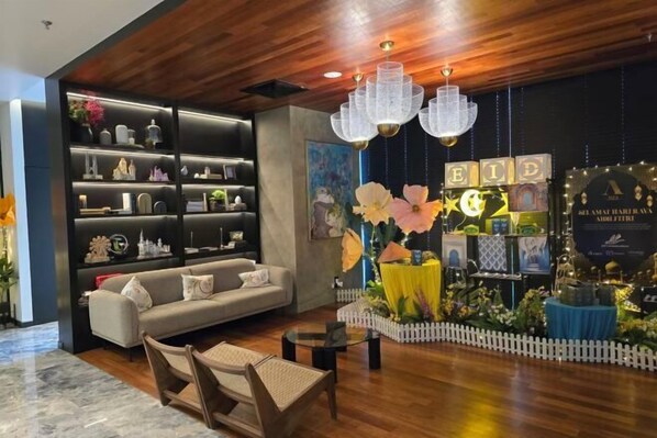 Lobby lounge