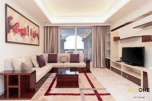 Living area - Grandeur 2BR Small Room & Beach Access (Dubai)