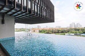 Pool - Lumi @ Tropicana PJ GolfClub Balcony 5 pax (Petaling Jaya)