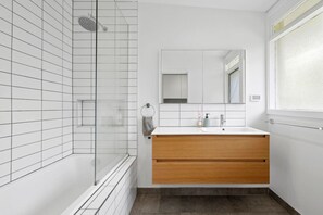 Hair dryer, towels - Prasino in Central Lorne (Lorne)