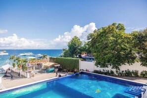 Pool - The Mark Resort Cebu (Lapu-Lapu City)