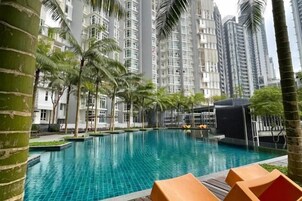 Kolam renang terbuka