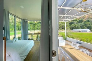 Room - 101 Space Station (Lan Sak)