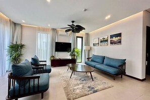 Cribs/infant beds
