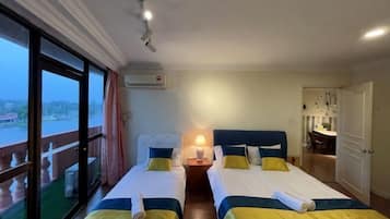 Tempat tidur bayi