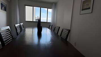 Apartamento | Sala de reuniones