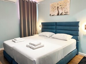 Verdunkelungsvorhänge, kostenloses WLAN, Bettwäsche