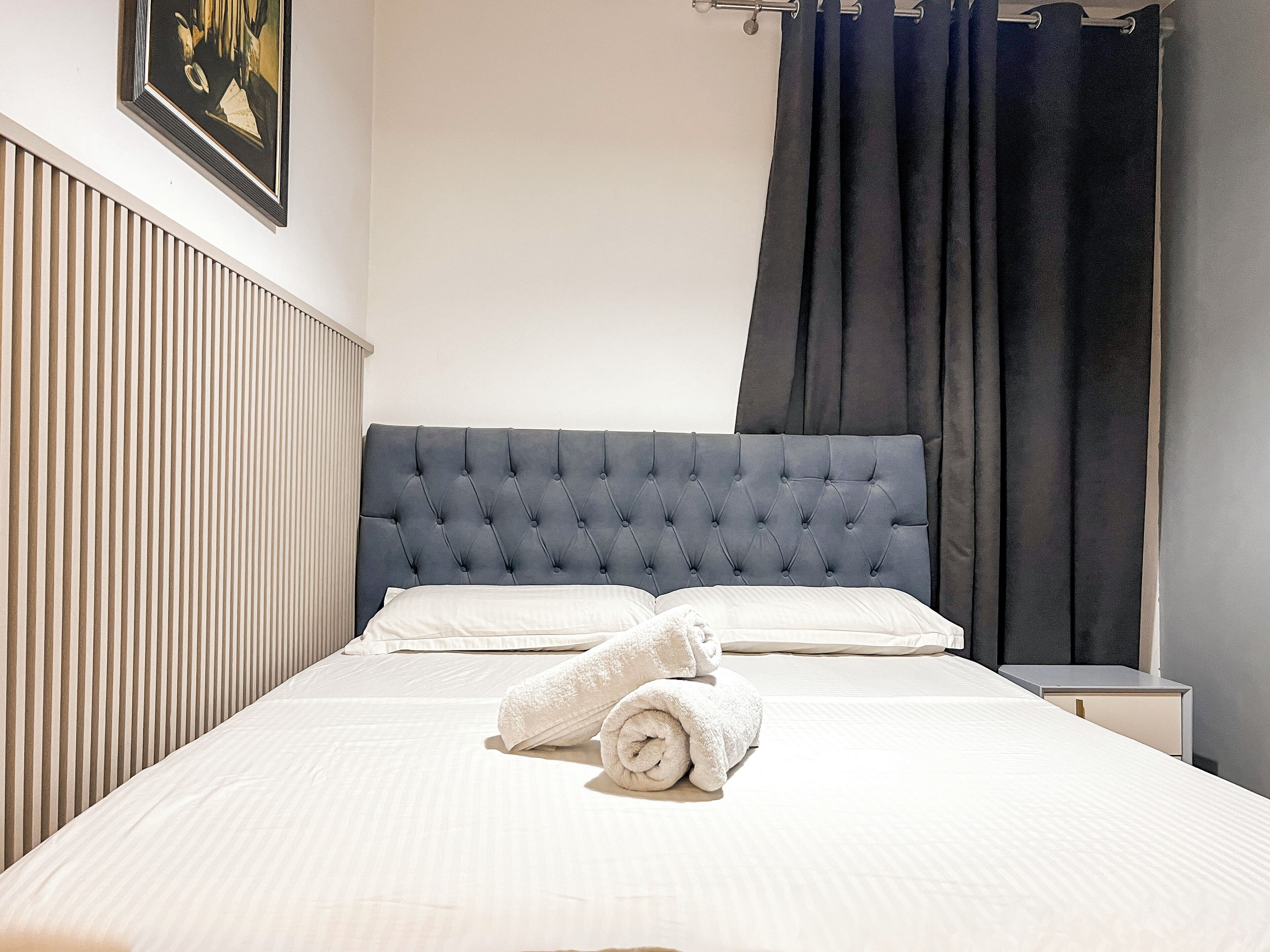 Habitación Confort doble | Cortinas opacas, wifi gratis, ropa de cama