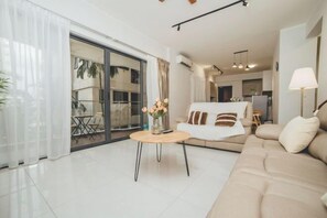 Interior - Bay Laurel Urban Poolscape 3BR6pax w Balcony (Johor Bahru)