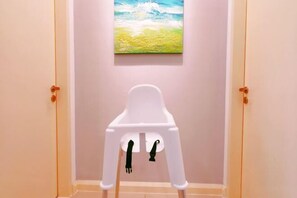 Cribs/infant beds - Legoland-7min walk at Happy Journey Stay @ Dpristine Lakeview(8pax) Max (Iskandar Puteri)