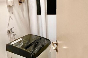 Laundry room - Legoland-7min walk at Happy Journey Stay @ Dpristine Lakeview(8pax) Max (Iskandar Puteri)