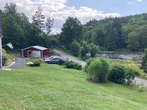 Cosy Main House and Guest House