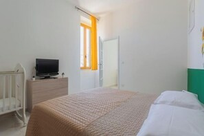 Cribs/infant beds - Casa Bianca Bnb,Big Terrace,10 Min Airport Beaches (Bitonto)