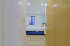 Room - Beauchamp House - 2-Bed 2-Bath Apartment in Coventry City Centre by CovStays (Coventry)