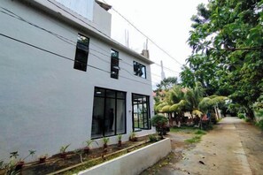 Exterior - RedDoorz at Elton Guesthouse (Numancia)