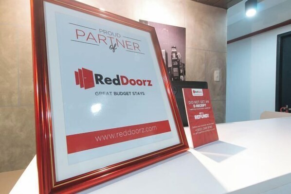 Lobby - RedDoorz @ Elton Guesthouse (Numancia)