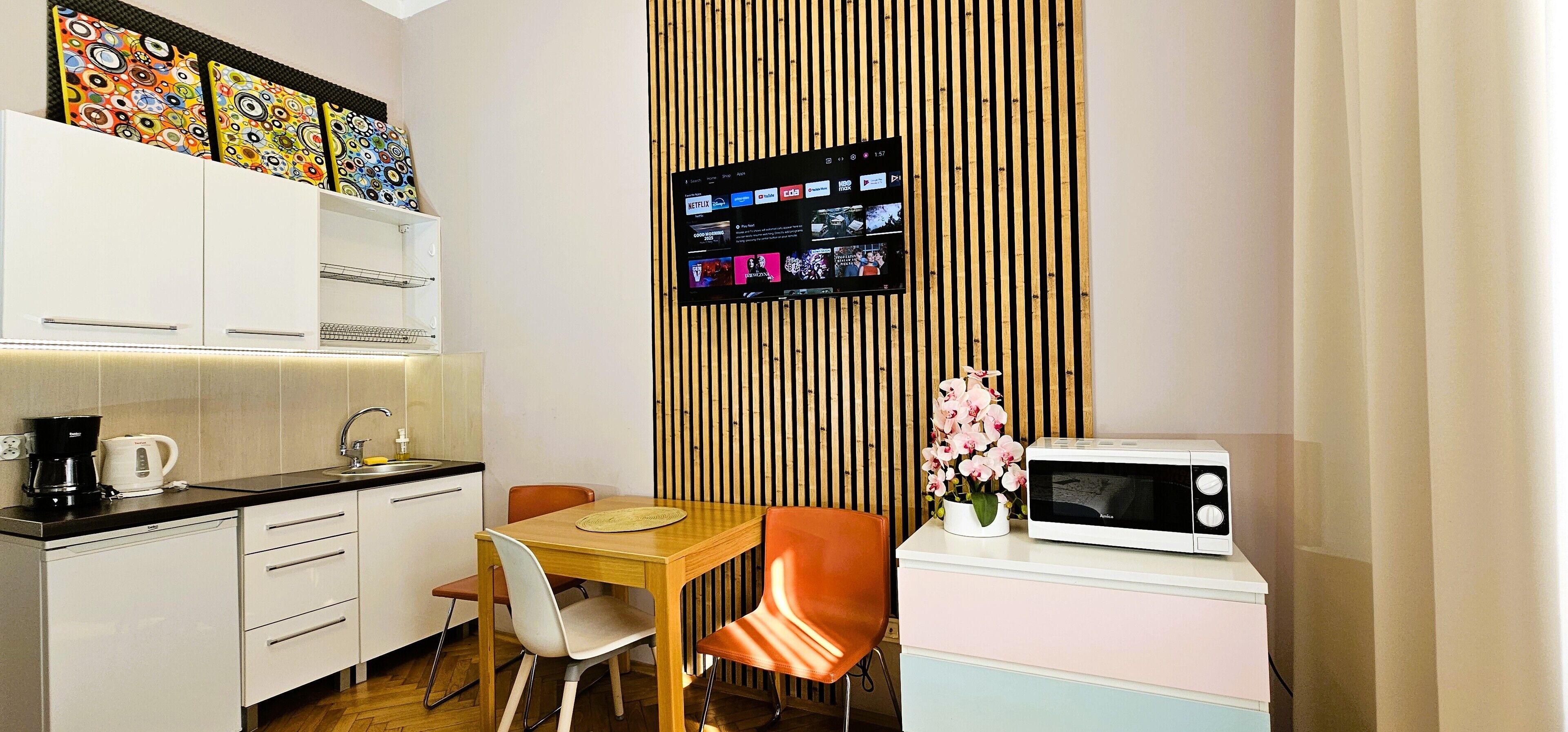 Comfort Studio, 1 Queen Bed with Sofa bed, Non Smoking, City View | Private kitchen | Fridge, microwave, stovetop, toaster