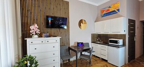 Comfort Studio, 1 Queen Bed with Sofa bed, Balcony, City View | Private kitchenette - Old Town KRAKÓW STUDIO  (Kraków)