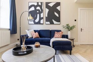 Room - The heart of Central Old Town with Castle Views (Edinburgh)