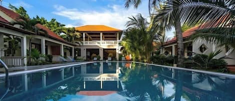 Piscina a l'aire lliure