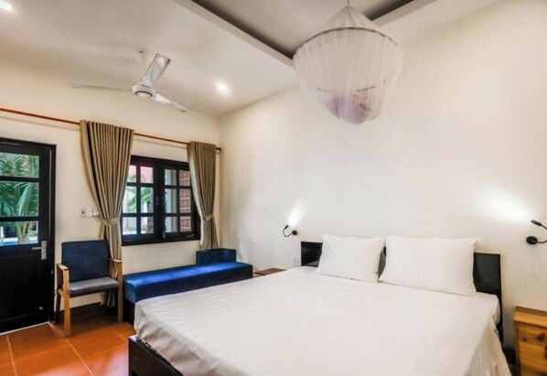 Bungalow, Pool View | Blackout curtains, free WiFi