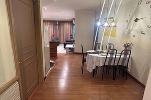 Dining - Highfloor Riverbank Suites level 12 (Kuching)