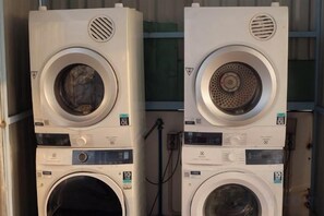 Unclassified image, 3 of 16, button - In Urban (Ho Chi Minh City)