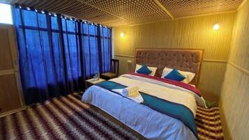 Deluxe Room, Lake View