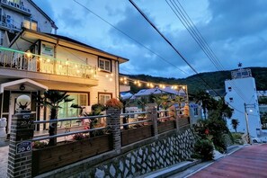 Ảnh chưa phân loại, 5 trong số 102 ảnh, nút