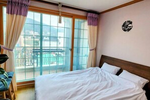Room - Ha-Wahyeon HOUSE: Great location, views and vibe! (Geoje-si)