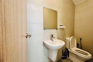 Unclassified image, 4 of 23, button - Luxury Queen Villa 2Min Walk to Beach & Night Market Netflix 20pax (Batu Ferringhi)