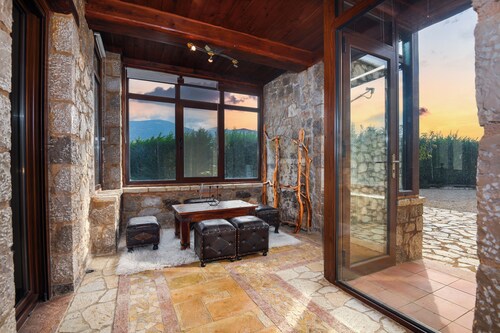 Chalet Panorama -Three Level Escape in Parnassos