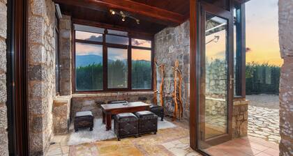 Chalet Panorama -Three Level Escape in Parnassos