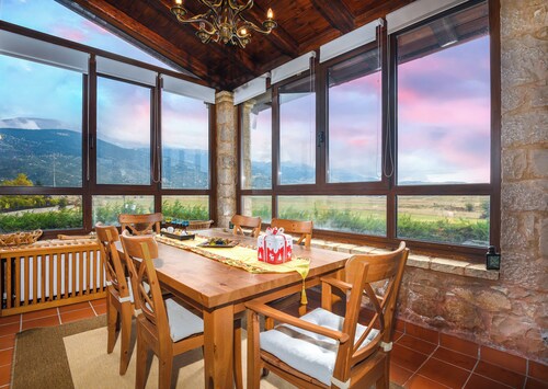 Chalet Panorama -Three Level Escape in Parnassos