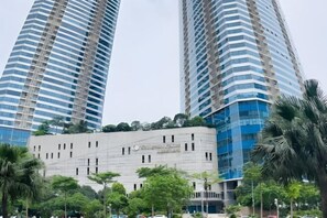 المنشأة من الخارج